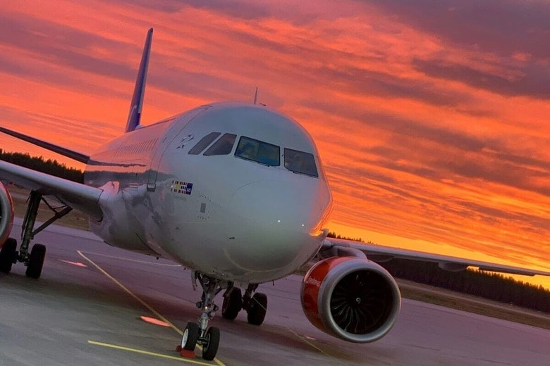 旅客機から90秒以内に避難することは可能か（写真はイメージです）　Niklas Jjonasson-Unsplash