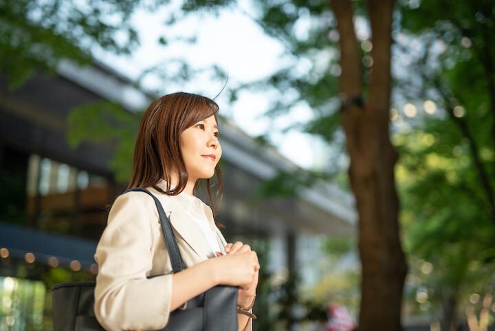 女性は、結婚・出産後も仕事を続けていく意欲が高くなっている　monzenmachi-iStock.