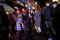 イギリスのパブ営業短縮はコロナ対策の悪手