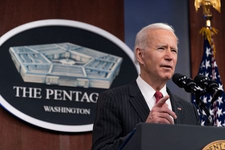 　米ホワイトハウスは、バイデン大統領が１０日、大統領就任後初めて中国の習近平国家主席と電話会談したと発表した。米バージニア州の国防総省で代表撮影（２０２１年　ロイター）