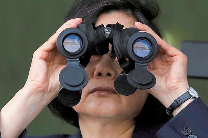 軍事演習を視察する台湾の蔡英文総統　Tyrone Siu-REUTERS