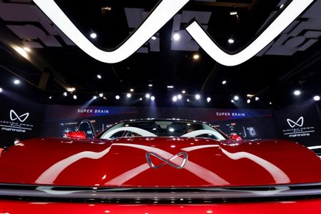 インドのニューデリーで2025年1月18日に開催されたインドオートショーで。 REUTERS/Priyanshu Singh