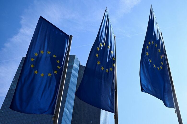 ドイツ・フランクフルトの欧州中央銀行（ＥＣＢ）本部外で３月撮影。REUTERS/Jana Rodenbusch/File Photo