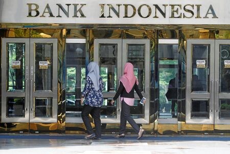 　５月２５日、インドネシア中央銀行は主要政策金利を４会合連続で据え置いた。写真は２０１６年７月、ジャカルタで撮影（２０２３年　ロイター/Iqro Rinaldi）