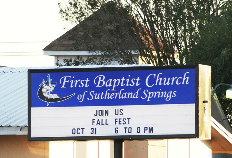 　１１月５日、米テキサス州南東部のサザーランドスプリングスの教会（写真）で、男が礼拝中の人々に銃を乱射し、少なくとも２０人が死亡する事件が起きた。（２０１７年　ロイター/Joe Mitchell）
