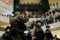 香港警察､民主化デモ300人を排除　新型コロナウイルス対策後初の大規模集会