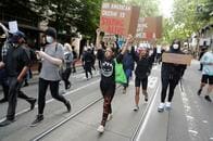 NY州知事ら、抗議デモが新型コロナ感染拡大につながる可能性を警告
