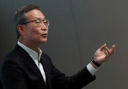 インタビュー：第4世代電池は計画通り投入、スマホ減速も開発緩めず＝ＴＤＫ社長
