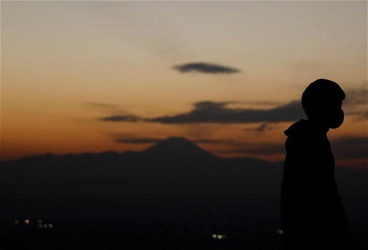 東京都は8日、都内で新たに新型コロナウイルス陽性者が確認されたと発表した。 写真は都内で撮影　REUTERS - Kim Kyung-Hoon