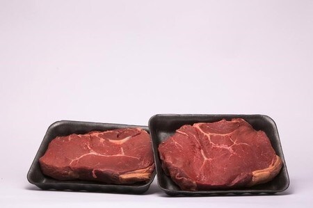 　６月１４日、中国向けの米国産牛肉輸出が、中国の１４年間に及ぶ禁輸措置終了を受けて再開した。写真はステーキ肉。ニューヨーク市で２０１５年３月撮影（２０１７年　ロイター/Lucas Jackson）