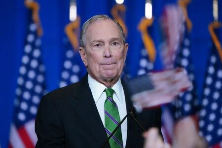 米実業家で元ニューヨーク市長のマイケル・ブルームバーグ氏は民主党のバイデン大統領の再選を支援するため、約２０００万ドルを寄付した。写真はブルームバーグ氏。ニューヨークで２０年撮影。（2024年 ロイター/Carlo Allegri/File photo）