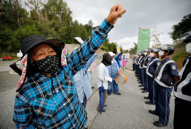 沖縄・辺野古基地建設に反対するデモ（2021年10月25日）　Issei Kato- REUTERS