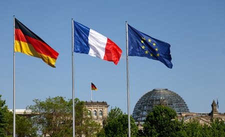 来年１月の共同訪米を計画しているフランスのルメール経済・財務相とドイツのハーベック経済・気候保護相は、米インフレ抑制法に対抗して欧州連合（ＥＵ）が再生エネルギー関連の野心的な産業政策の策定努力を加速し、対米的な経済競争力を持つよう訴える共同提言を用意した。写真はベルリンで５月撮影（２０２２年　ロイター／LISI NIESNER）