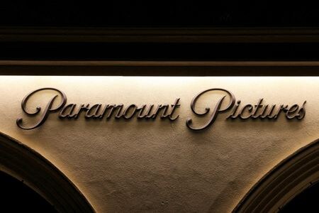 　米メディア大手パラマウント・グローバルの身売りに向けたスカイダンス・メディアとの独占交渉期間が米東部時間３日真夜中（日本時間４日午後１時）に終了した。関係者からは、合意に至らず交渉が打ち切られるとの見方が出ている。ロサンゼルスで２０２３年９月撮影（２０２４年　ロイター／David Swanson）