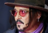 「まるで別人...」ジョニー・デップの激変ぶりにネット騒然　「地球上で最も親切」「謙虚な魂の持ち主」
