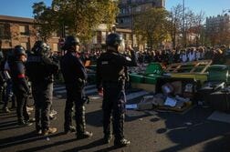 フランスで高校生らのデモ続く、閉鎖校は前日から30％減少
