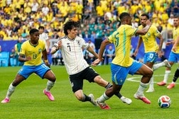 「生卵」から「SNS口撃」へ…田中碧への誹謗中傷に見る、サッカーと暴力の根深い関係