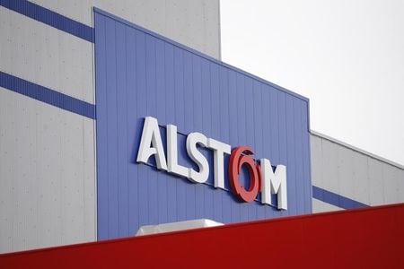 　５月１２日、欧州連合（ＥＵ）の規制当局は、米ゼネラル・エレクトリック（ＧＥ）による仏アルストム の発電用機器事業買収について、競争上の懸念から行っていた調査を再開したと明らかにした。写真はアルストムのロゴ。２０１４年１２月撮影（２０１５年　ロイター/Stephane Mahe）