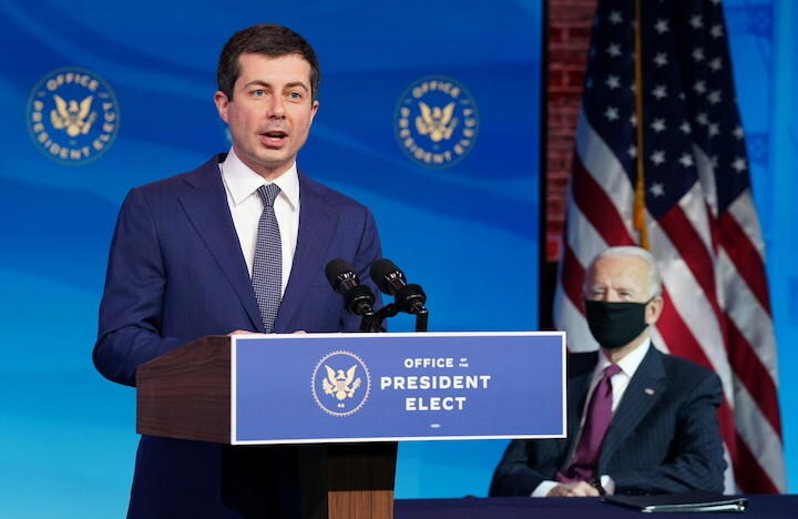 新世代ブティジェッジの運輸長官指名も左派を意識したもの　Kevin Lamarque-REUTERS