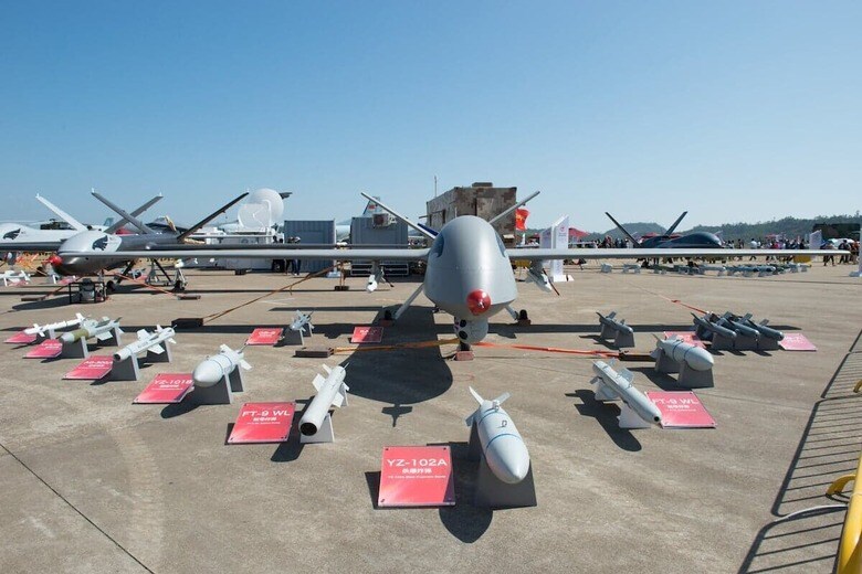広東省珠海で行われた航空ショーに展示された中国ドローン「翼竜」（2018）Oriental Image via Reuters Connect