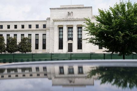 米シカゴ地区連銀のグールスビー総裁は２３日、米経済はテクノロジー主導による生産性向上ブームの始まりにあり、低賃金の仕事から高賃金の仕事への転職を目指す人に大きな影響を与える可能性があると述べた。２０２２年６月撮影（２０２５年　ロイター/Sarah Silbiger）