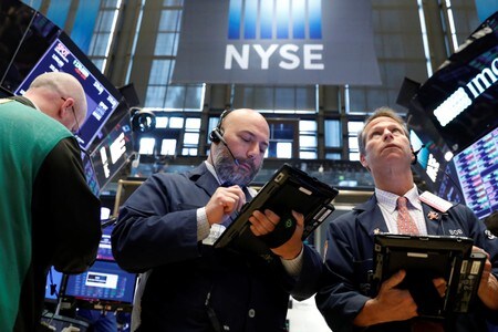 　６月２２日、米国株式市場では、ダウ工業株３０種がエネルギー株の上昇を追い風に９営業日ぶりに反発。Ｓ＆Ｐ総合５００種も上昇した。ニューヨーク証券取引所で１９日撮影（２０１８年　ロイター/Brendan McDermid）