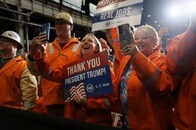 日鉄は「素晴らしいパートナー」とトランプ...USスチール買収承認は明言せず、鉄鋼関税「倍増」表明