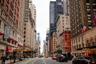 7分にわたり大苦戦...NYで撮影された大物歌手の「絶対見られたくない場面」動画にネット爆笑、共感コメ続出