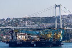 トルコ海峡経由の黒海への船舶航行は順調＝当局者