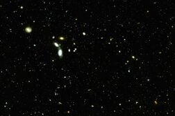 「ダークマター」の謎に迫る最有力の兆候？　科学者にも説明できない事象を観測