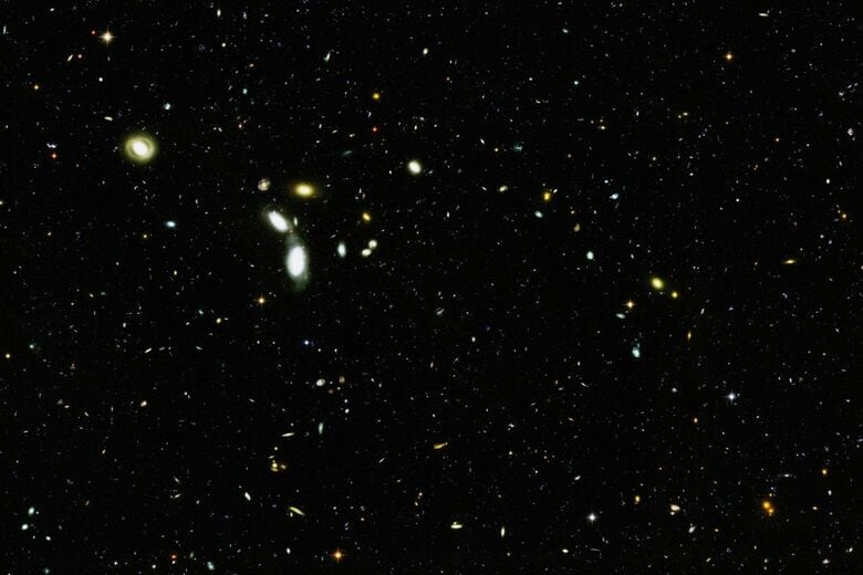 目には見えない暗黒物質の正体は（写真はイメージです）　NASA Hubble Space Telescope-Unsplash