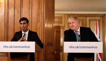 英政府は１７日、新型コロナウイルスの感染拡大で影響を受け苦境に陥っている企業に対する３３００億ポンド（３９９０億ドル）の融資保証を含む一連の支援策を発表した。代表撮影（２０２０年　ロイター）