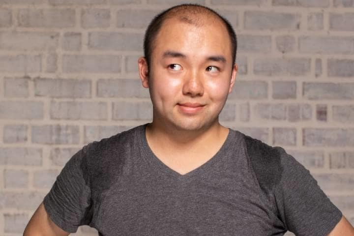 抜け毛で悩んでいた男性は「自信を持つ上で見た目は大事」と話す。（写真はイメージ）　miodrag ignjatovic-iStock