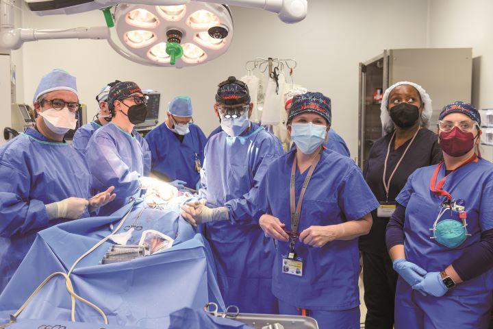 移植手術を担当したメリーランド大学医学大学院の医療チーム　UNIVERSITY OF MARYLAND SCHOOL OF MEDICINE