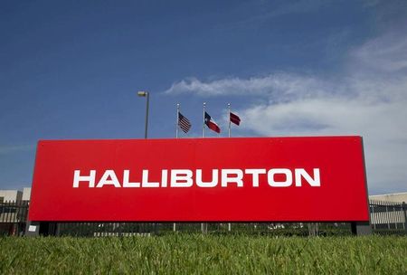 　１月２４日、米油田サービス大手ハリバートンが発表した２０２２年第４・四半期決算は、利益が市場予想を上回った。写真は同社のロゴ。テキサス州 ヒューストンで２０１２年４月撮影（２０２３年　ロイター／Richard CarsonFile Photo）