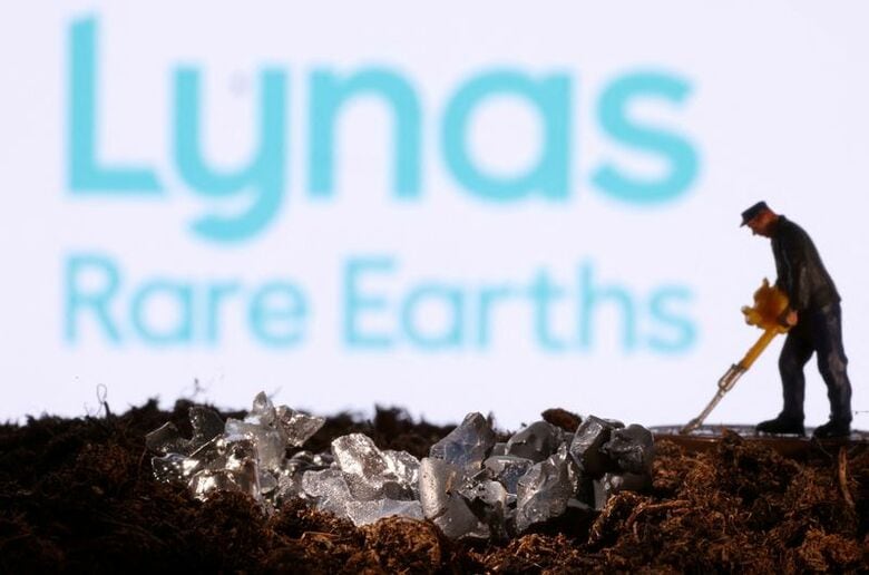 写真はレアアース大手ライナス・レアアースのロゴ。2021年11月に撮影。REUTERS/Dado Ruvic
