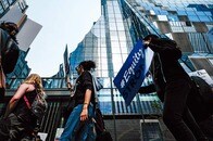 バイデン政権のもとで息を吹き返すアメリカの「労働運動」...国民の67％が「組合を支持」する理由とは？