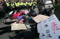 韓国政府の新型コロナウイルス対策に批判　隔離施設への反対運動も