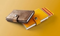 カードを保護し、ワンタッチで取り出せる新時代の財布システム