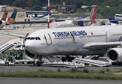 トルコ航空機、カトマンズ着陸後タイヤ出火　乗客避難・負傷者なし