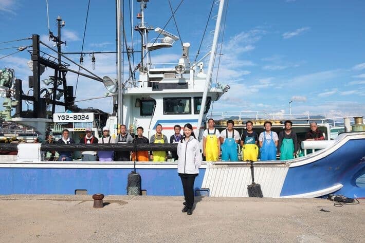 坪内知佳さんと漁師たち