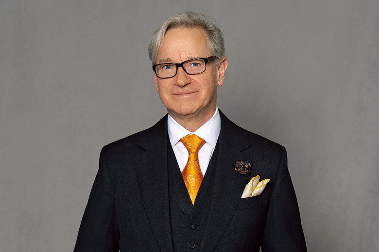 常にスーツで決めているフェイグは観客を楽しませることに全力投球　FRANK MICELOTTA/FOX