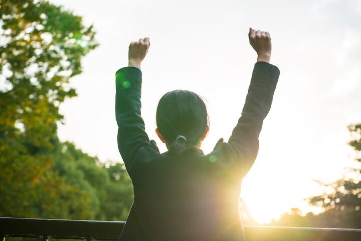 日本や韓国は「内向型」の逸脱行為（自殺）が圧倒的に多い　AH86/iStock.