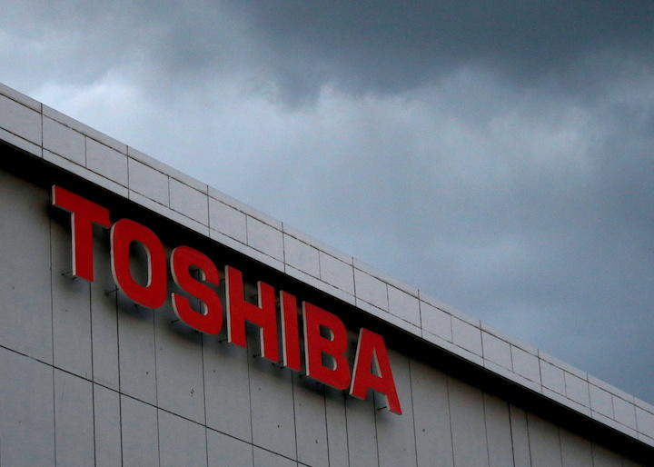 東芝は経済産業省と結託して「モノ言う株主」の権利行使を妨害しようとした、というストーリーが話題だが　Issei Kato-REUTERS