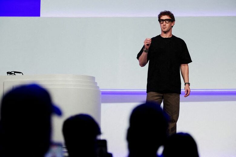 メタのマーク・ザッカーバーグ最高経営責任者（ＣＥＯ）。2025年9月、米カリフォルニア州メンローパークで撮影。 REUTERS/Carlos Barria