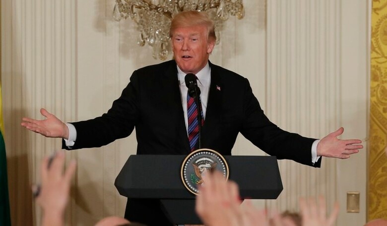 ４月３日、トランプ米大統領は、メキシコとの国境沿いに壁が建設され「適切な安全」が確保されるまで、軍隊を出動させて国境を警備する方針を示した（２０１８年　ロイター／Carlos Barria）