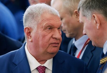 　ロシアエネルギー大手ロスネフチのイゴール・セチン最高経営責任者（ＣＥＯ）は２１日、中国は完全なエネルギー自給を目指しており、予見可能な将来に主要なエネルギー輸出国に転じるとの見通しを示した。写真はモスクワで５月撮影（２０２５年　ロイター／Maxim Shemetov）