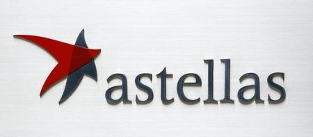 　１２月２７日、アステラス製薬 は、米ザイフォス・バイオサイエンシズ（米カリフォルニア州）を買収したと発表した。写真は同社のロゴ。２００９年７月都内で撮影（２０１９年  ロイター）