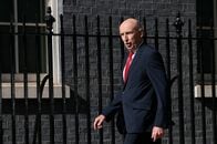 バーナム英新首相、財務相にヒーリー氏起用　手堅い人選と評価の声