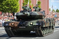 【動画】ロシア軍に破壊されまくった...生き残っていた...独戦車レオパルト2